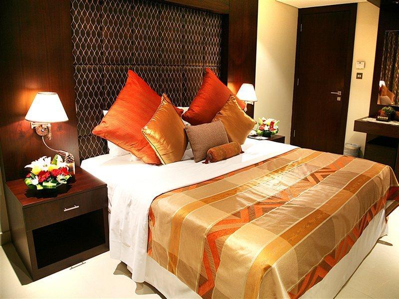 Staybridge Suites Dubai Internet City, An Ihg Hotel Extérieur photo